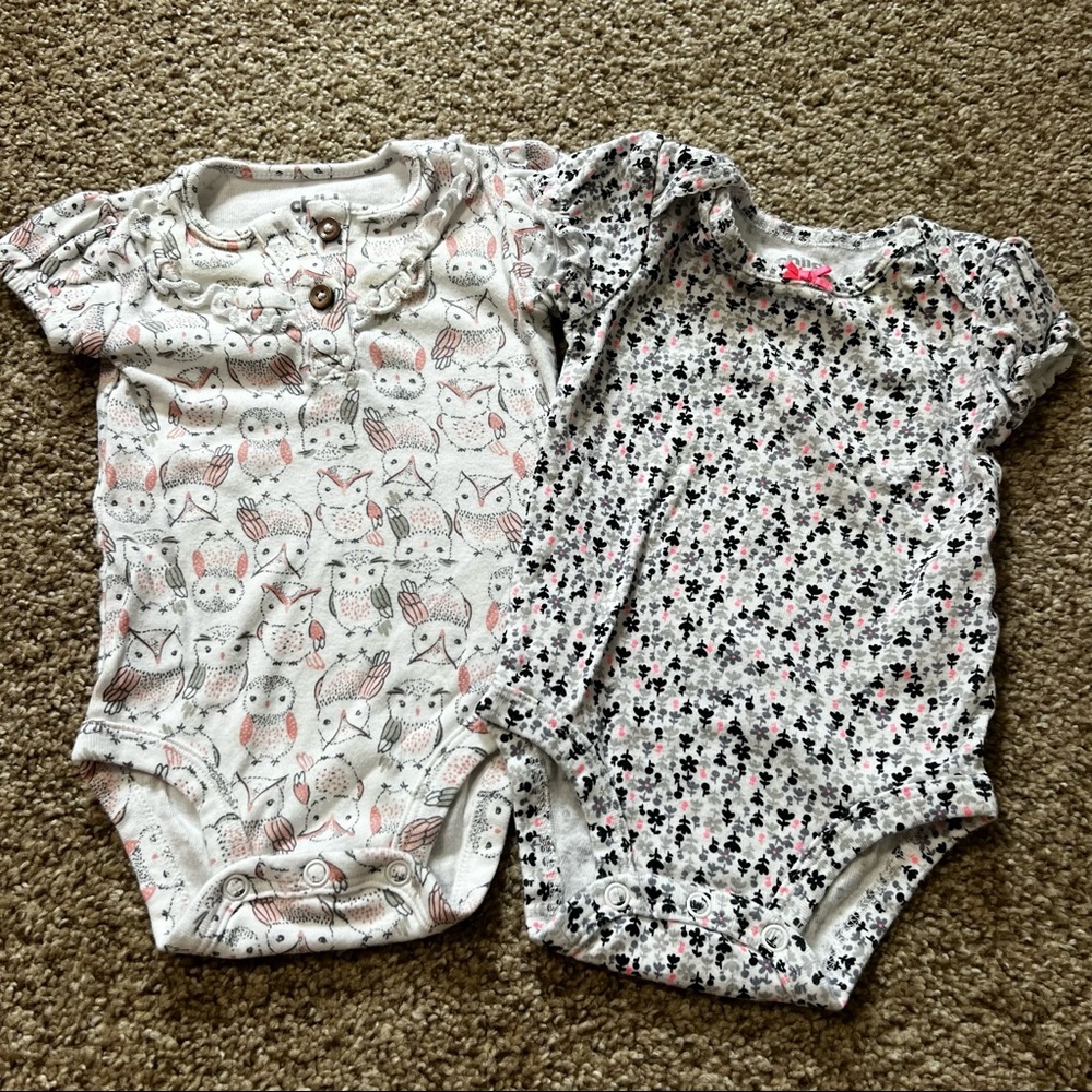 2 short sleeve onesies